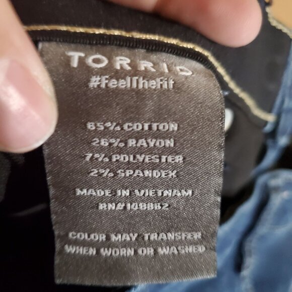 Torrid Jeans Women Size 16R Blue Bombshell Skinny Premium Stretch Button Fly - Picture 4 of 12